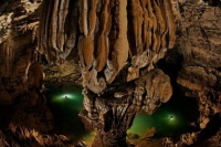Son Dong discovered to be the biggest cave of the world