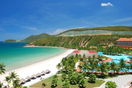 Tra Co Beach - truly paradisaical beach for tourists in Vietnam Tourism