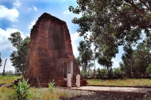 Vinh Hung Ancient Tower- Ancient Architecture Vestige