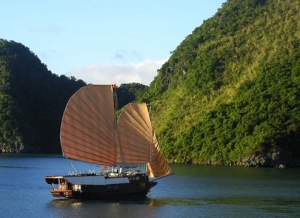 Ha Long Bay Is Officially Recognized as a New World’s Wonder