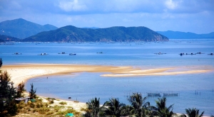 Thien Cam beach - The symphony of waves and wind