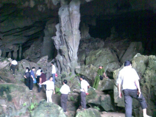 Cam Duong cave- listed as the group of 10 most beautiful caves in Vietnam