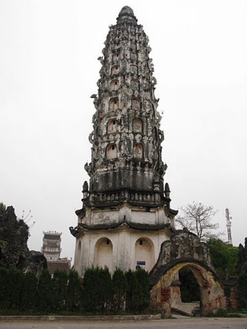 Co le pagoda - ancient pagoda with Ly Dynasty architecture
