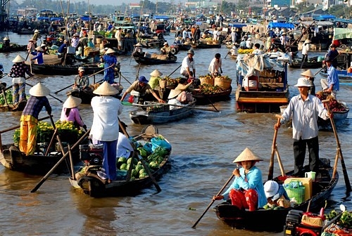 Cai be floating market, a unique cultural characteristic of water regions