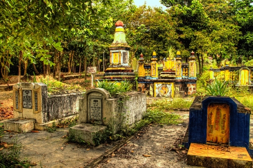 Discover Ha Tien’s History in Mac Cuu Family Tombs